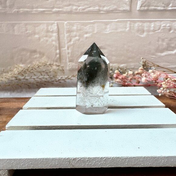 Mini Garden Quartz Tower Obelisk - Picture 2 of 9